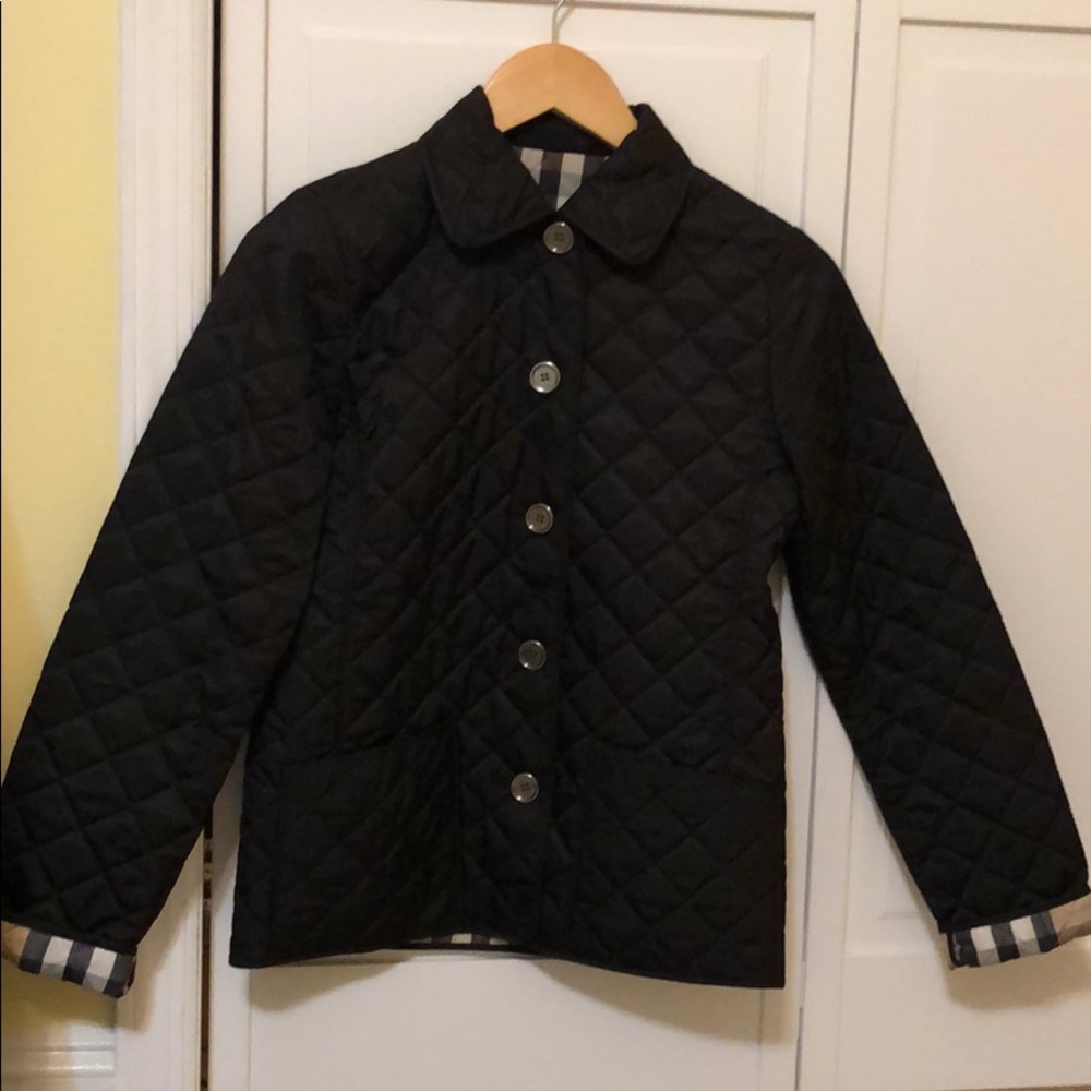 Burberry quilted youth size jacket 🖤